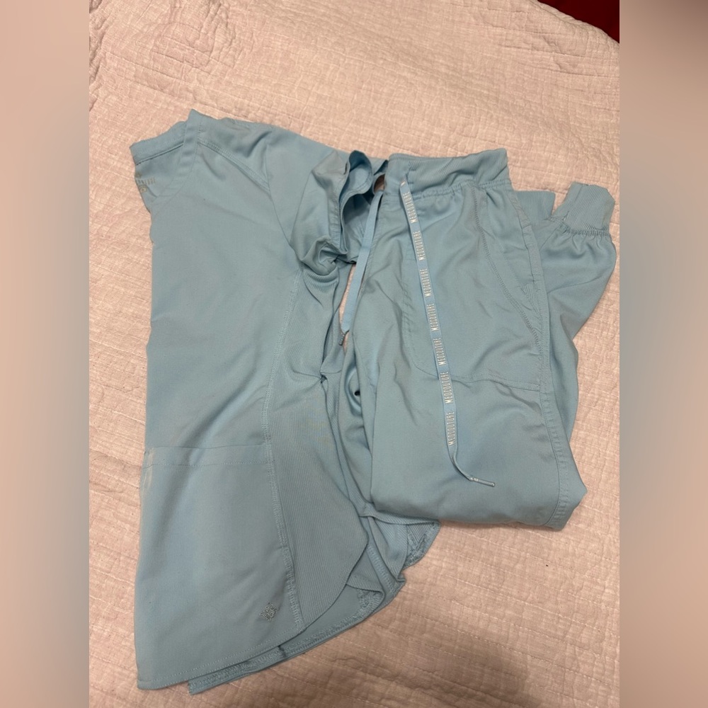 Medcouture Scrub Set